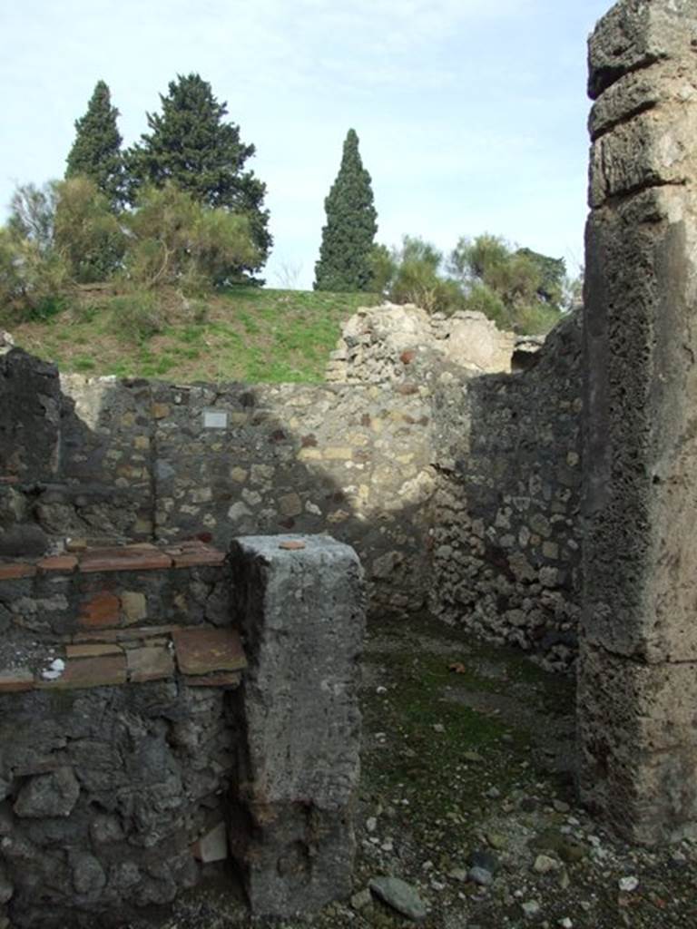 VI.5.3 Casa di Nettuno.  Doorway to Room 2 on north side of atrium.  December 2007.