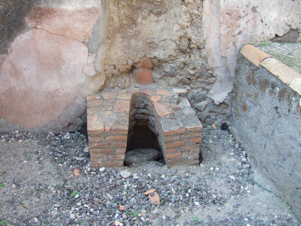 VI.5.4 Pompeii. September 2005. Latrine in kitchen.