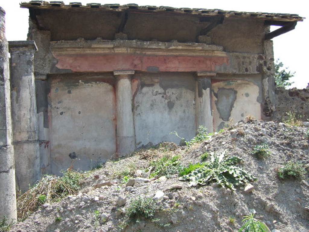 VI.5.5 Pompeii. September 2005. Looking south in peristyle.