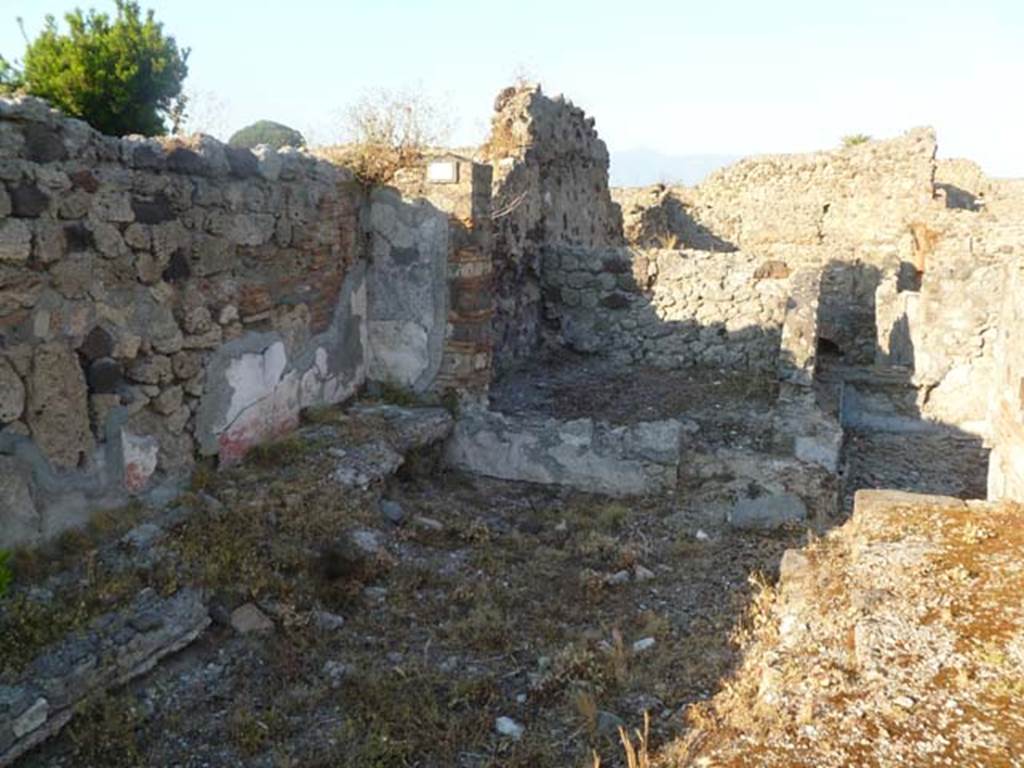 VI.5.9 Pompeii. May 2011. Looking north-east across garden area towards oecus.