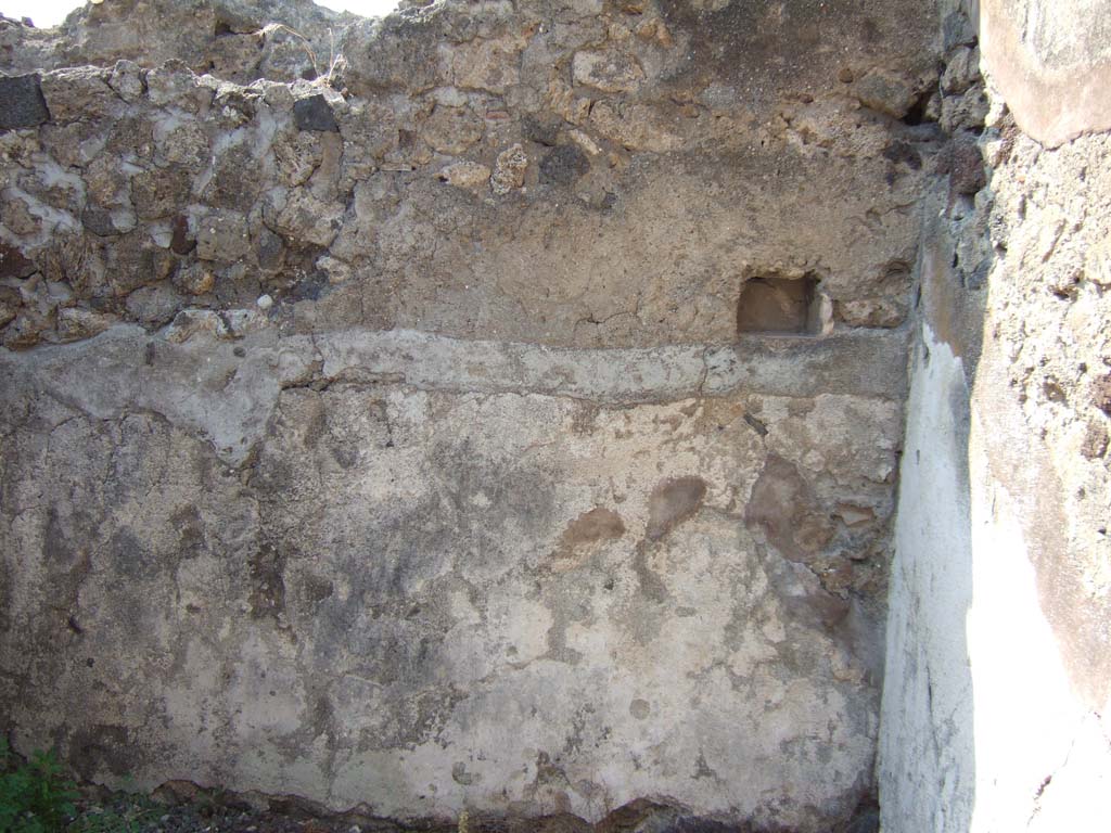 VI.5.17 Pompeii. September 2005. Cubiculum in north-west corner of atrium.