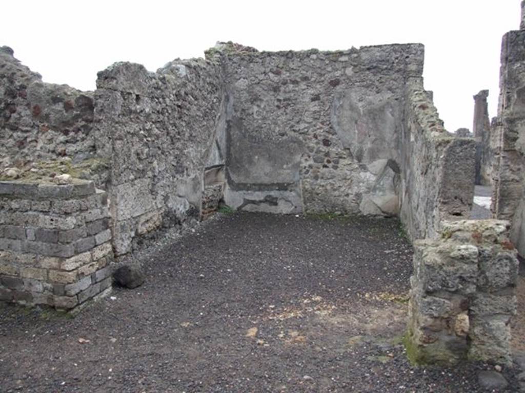 VI.6.1 House of Pansa.  December 2007.  Room 25 on south side of peristyle.