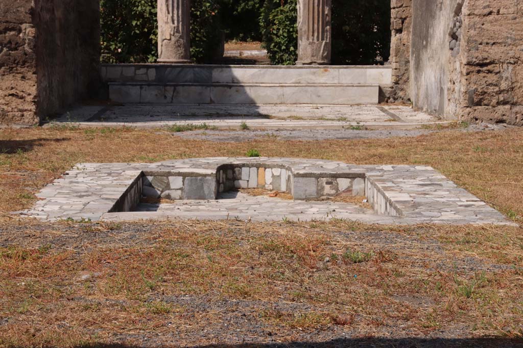 VI.6.1 Pompeii. September 2019. Looking north across impluvium towards tablinum. Photo courtesy of Klaus Heese.