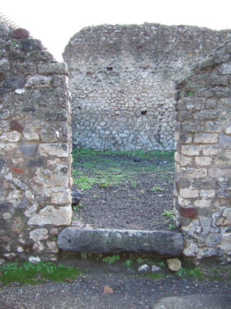 VI.6.11 Pompeii. December 2007. Entrance doorway.