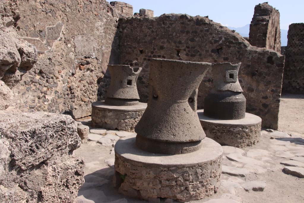 VI.6.17 Pompeii. September 2019. Looking south-east across bakery. Photo courtesy of Klaus Heese.