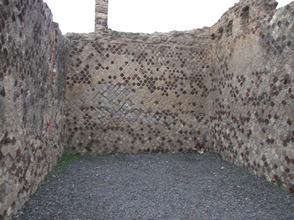 VI.6.23 Pompeii. December 2007. Looking north across shop.