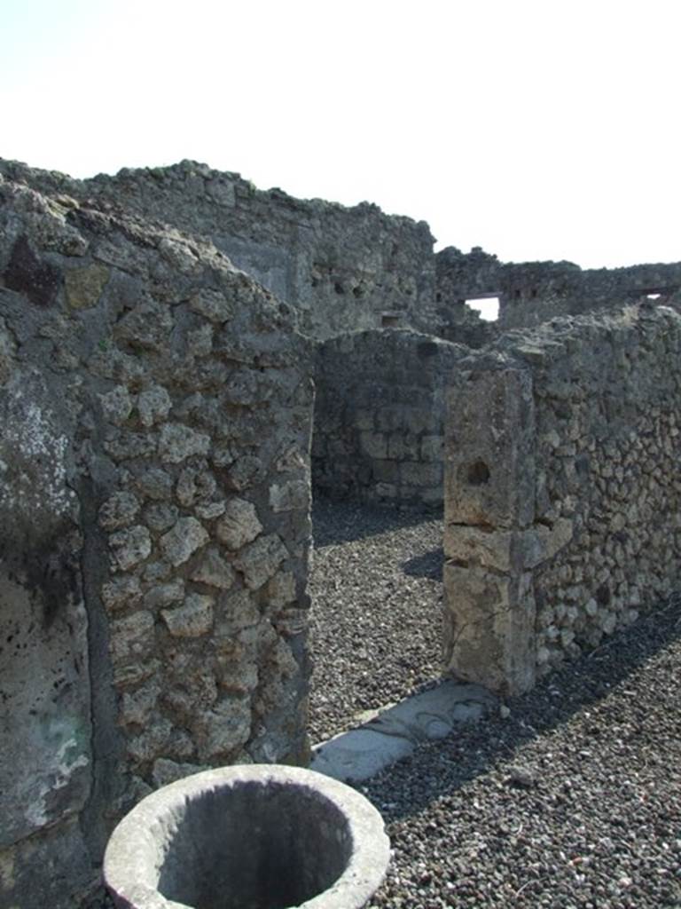 VI.7.3 Pompeii.  March 2009.  Doorway to Room 9.Oecus.