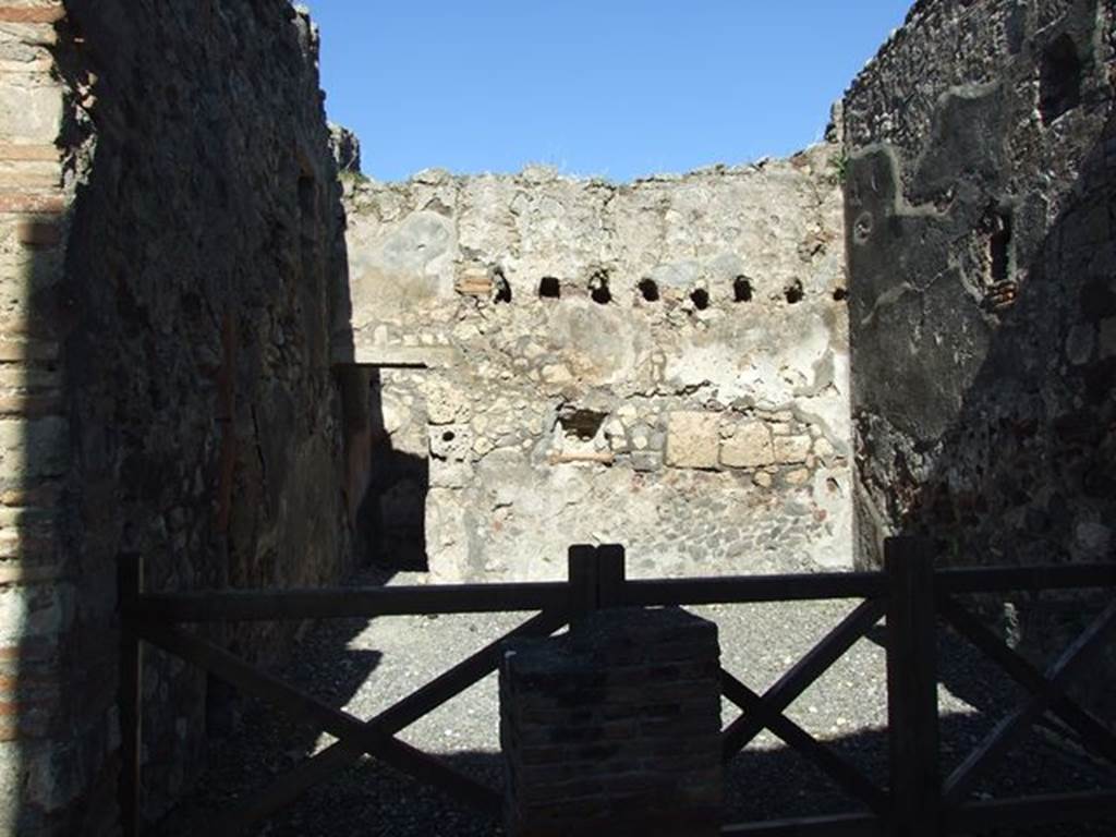 VI.7.5 Pompeii.  March 2009.  North wall with door to rear room.