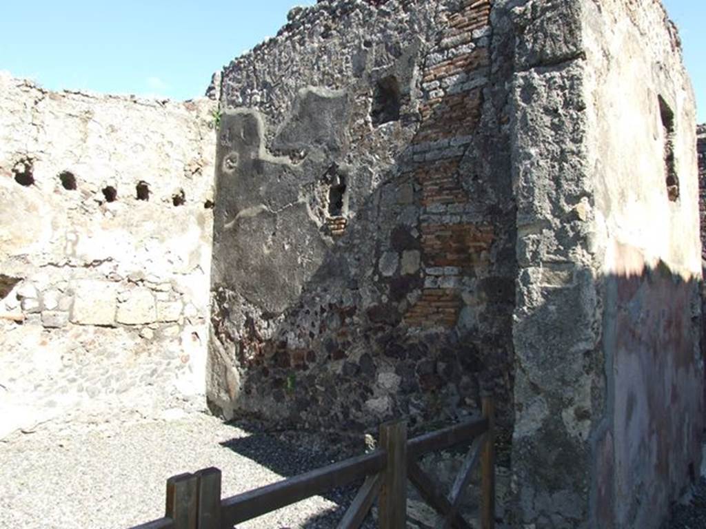 VI.7.5 Pompeii.  March 2009.  East wall.