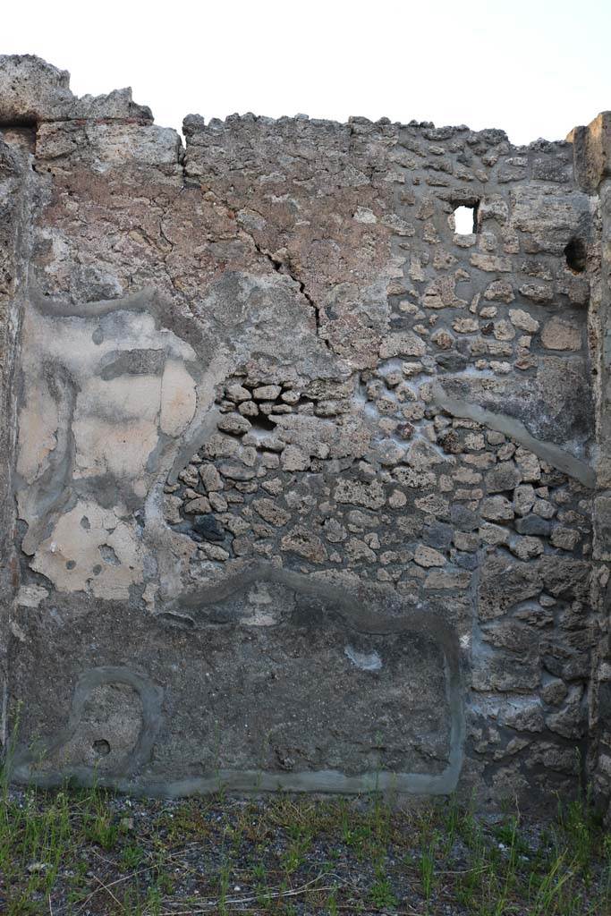 VI.7.8 Pompeii. December 2018. North wall of shop. Photo courtesy of Aude Durand.