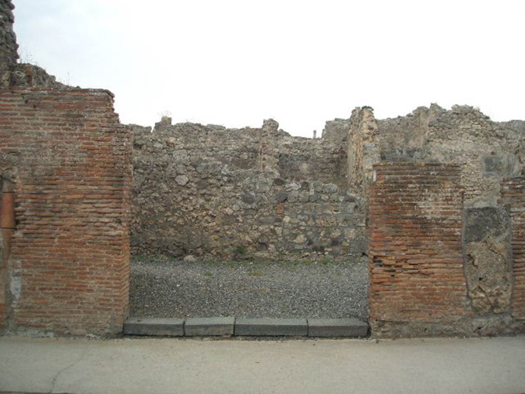 VI.7.10 Pompeii.  May 2005.  Entrance.

