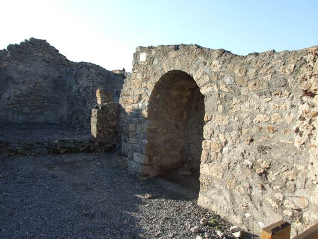 VI.7.11 Pompeii. December 2006. North side of atrium, with recess. 