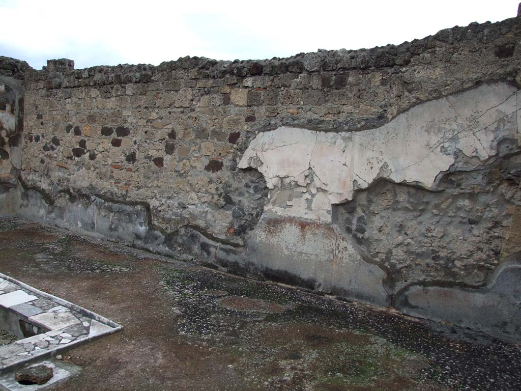 VI.7.18 Pompeii. December 2006. North side of atrium.