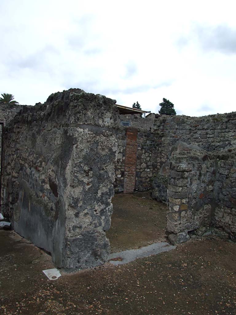 VI.7.18 Pompeii. December 2006. Room on south side of main entrance.