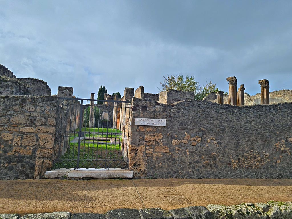 VI.7.20 Pompeii. November 2023. 
Looking towards entrance doorway on west side of Via di Mercurio. Photo courtesy of Giuseppe Ciaramella.
