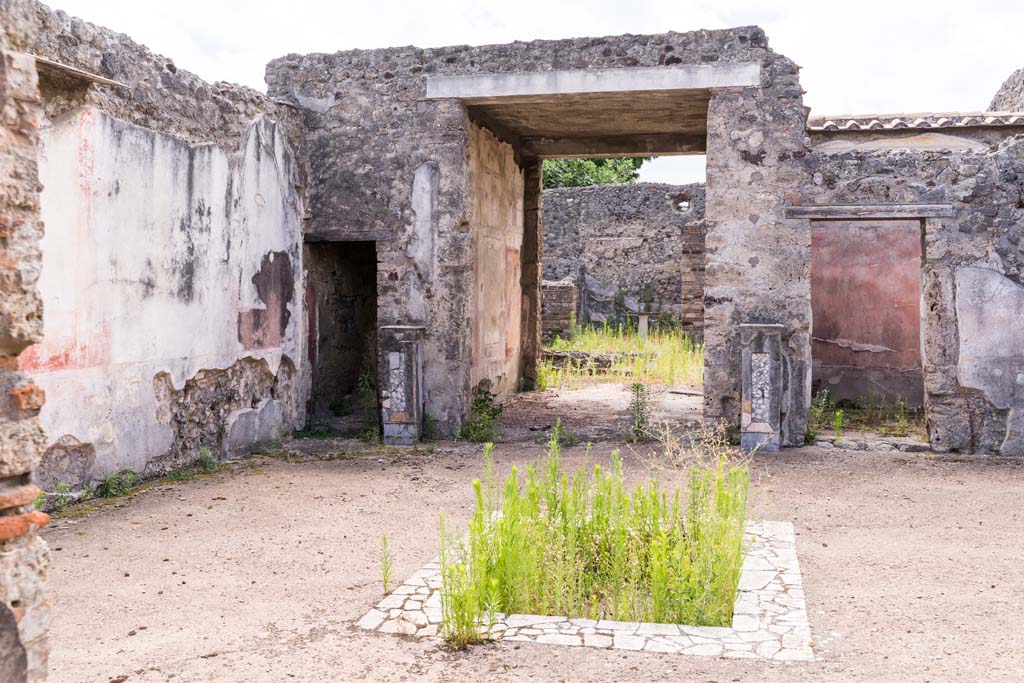 VI.7.23 Pompeii. July 2021. Looking wets across atrium towards tablinum. Photo courtesy of Johannes Eber.