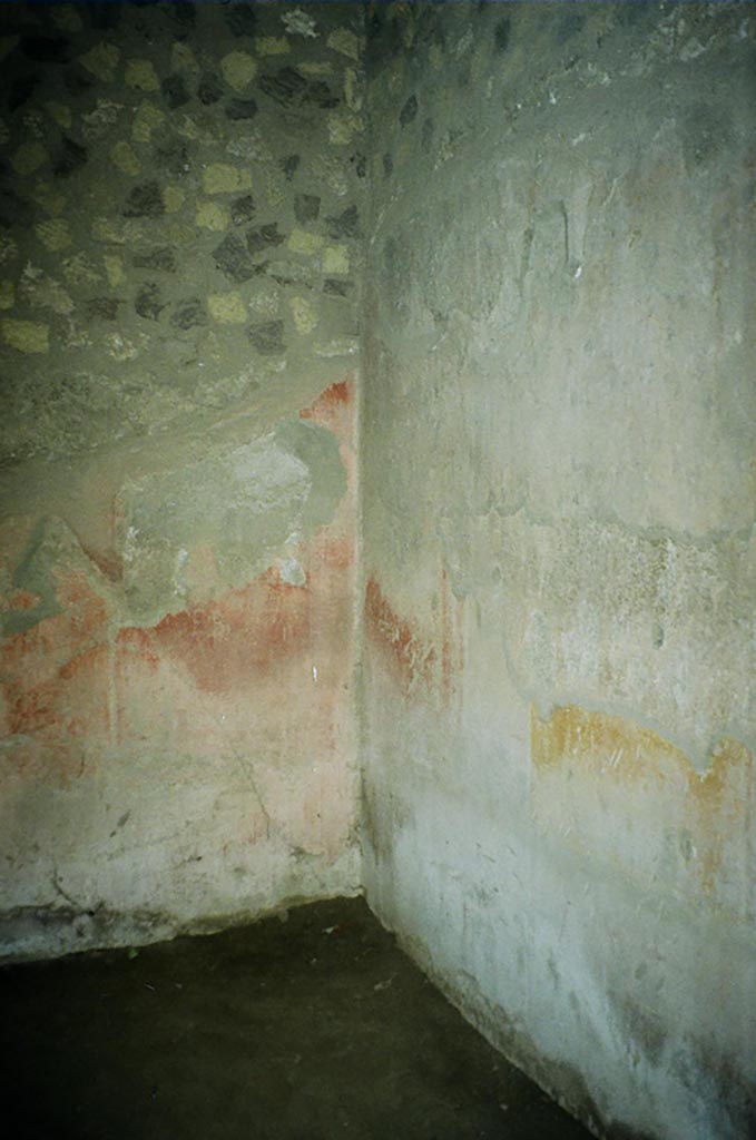 VI.8.3/5 Pompeii. July 2010. Room 14, south-west corner. Photo courtesy of Rick Bauer.