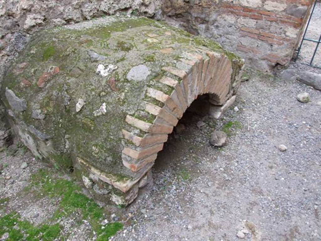 VI.8.13 Pompeii. December 2007. Remains of hearth, near south wall.