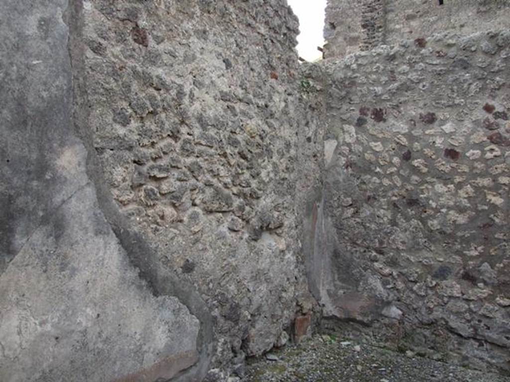 VI.8.16 Pompeii.  Shop with dwelling.   December 2007.   South west corner of rear room.