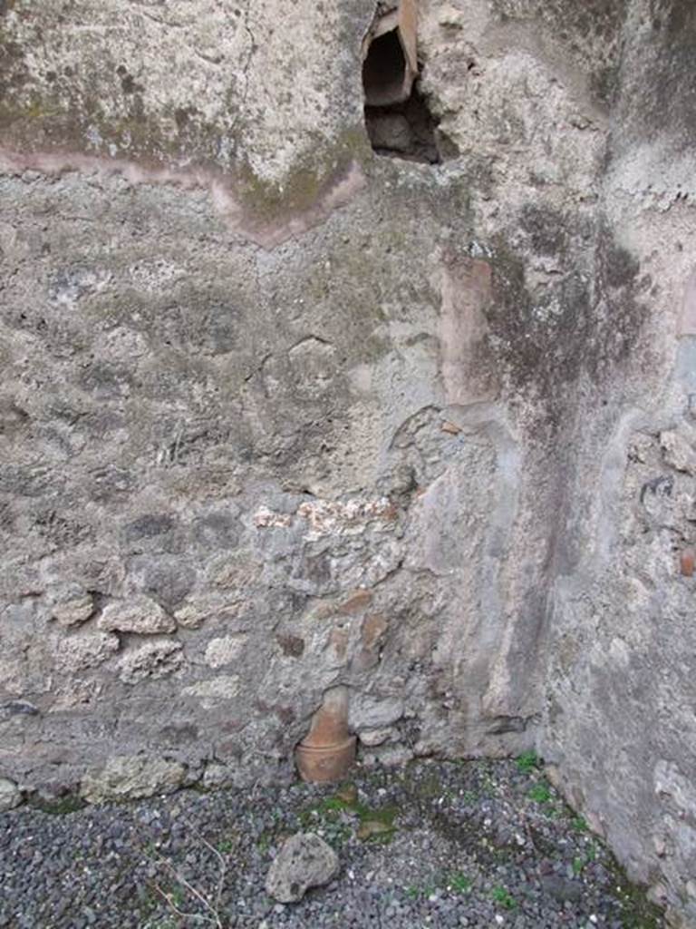 VI.8.19 Pompeii.  Shop.  December 2007.  Bottom part of waste pipe in south wall.