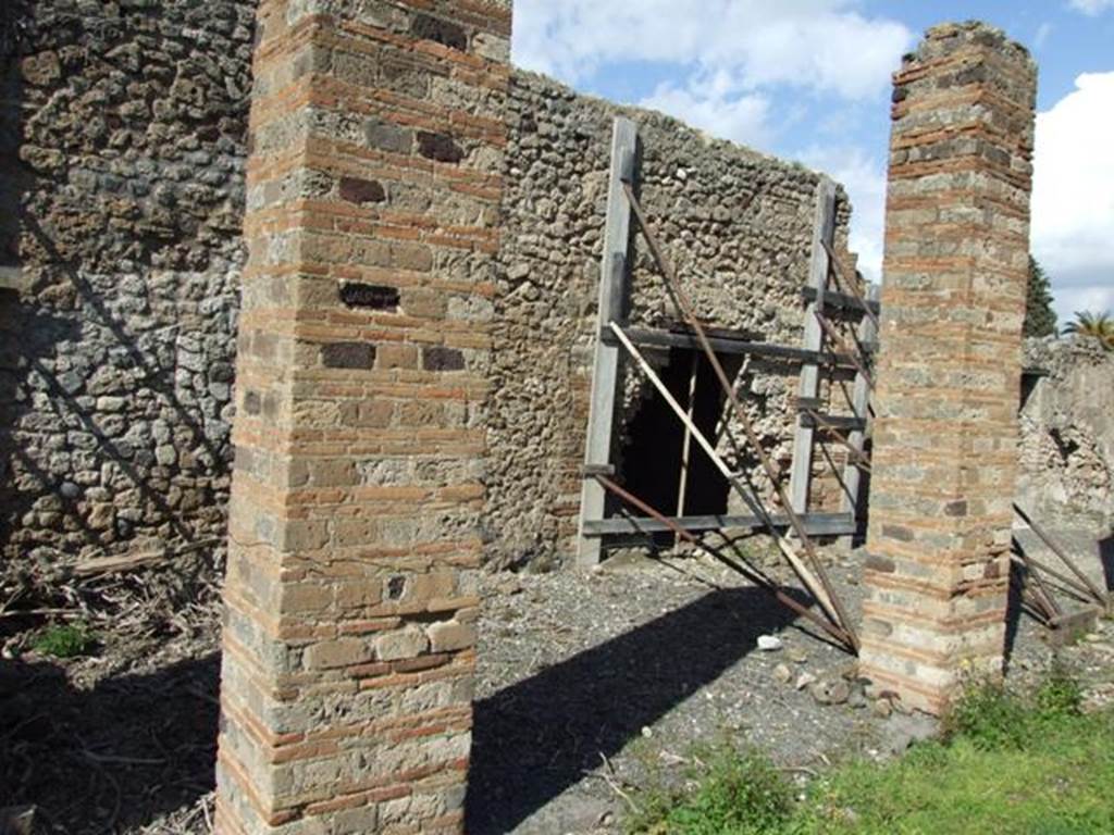 VI.8.20 Pompeii. March 2009.  North side of peristyle.