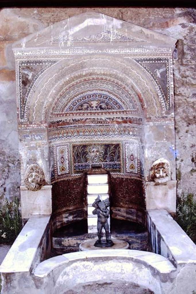 VI.8.22 Pompeii, 1978. Fountain. Photo by Stanley A. Jashemski.   
Source: The Wilhelmina and Stanley A. Jashemski archive in the University of Maryland Library, Special Collections (See collection page) and made available under the Creative Commons Attribution-Non Commercial License v.4. See Licence and use details. J78f0036
