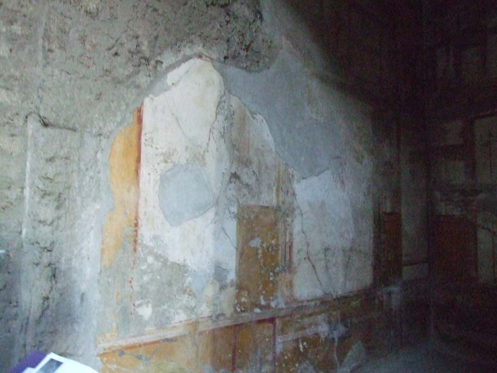 VI.8.23 Pompeii. December 2006. West wall of ala.