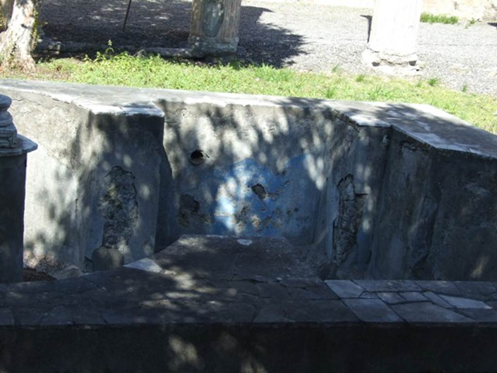 VI.9.2 Pompeii.  March 2009.  Peristyle garden 17, east end of pool 18 with blue painted plaster.  