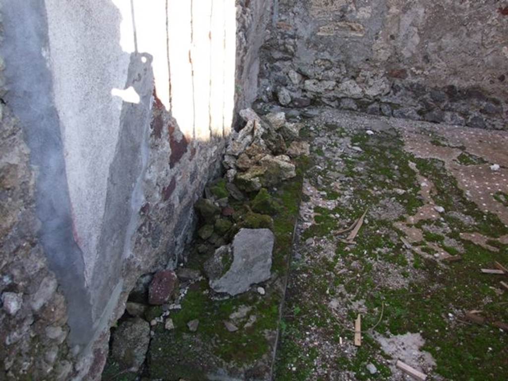 VI.9.4 Pompeii. December 2007. Room 15, base of north wall.  