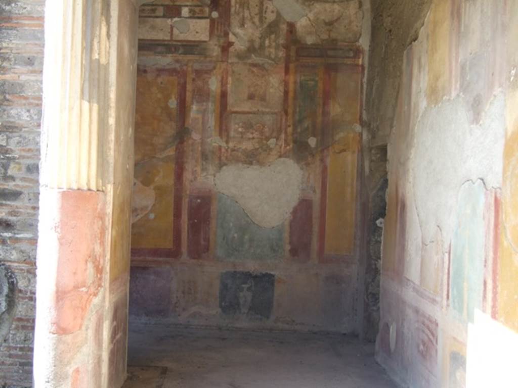 VI.9.6 Pompeii.  March 2009.  Room 6.  Peristyle.  North west corner.