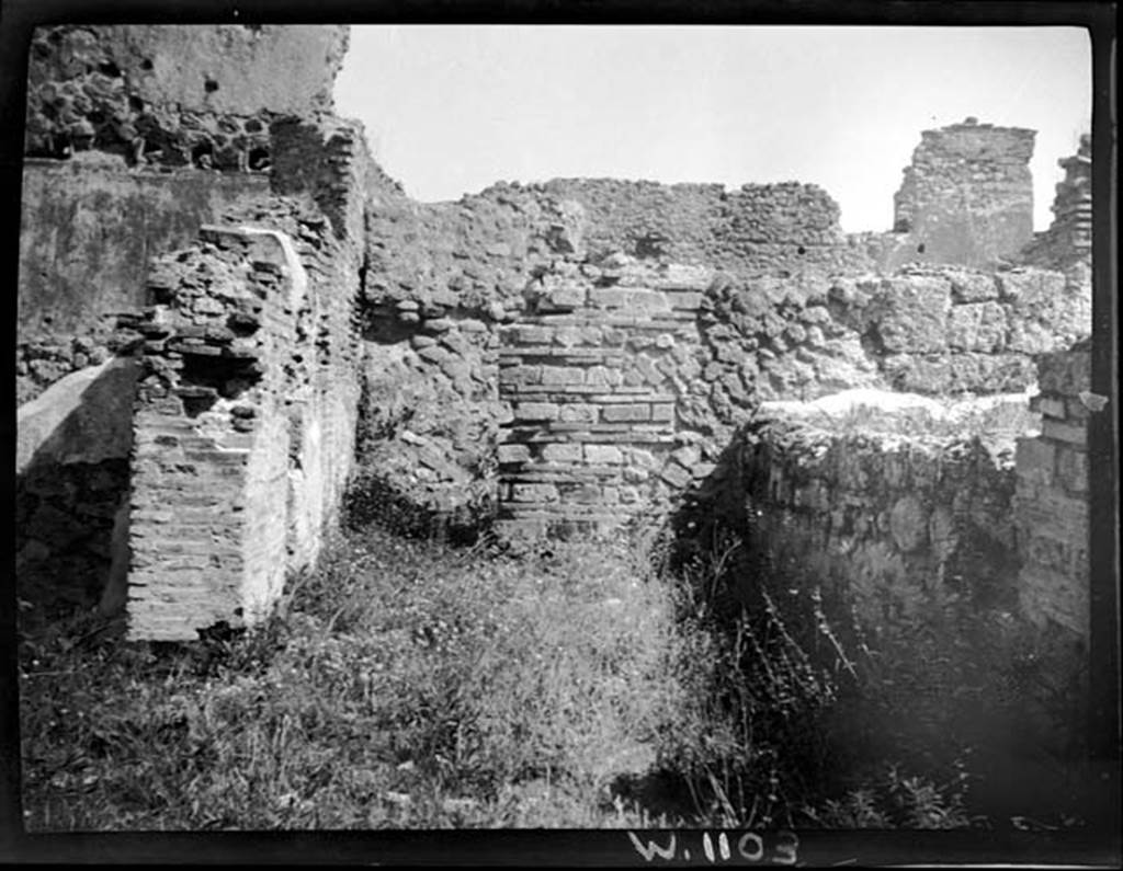 230592 Bestand-D-DAI-ROM-W.1103.jpg
VI.9.7 Pompeii. W1103. Looking east along north portico of garden area 13, towards blocked doorway into VI.9.6.
Photo by Tatiana Warscher. With kind permission of DAI Rome, whose copyright it remains. 
See http://arachne.uni-koeln.de/item/marbilderbestand/230592 
