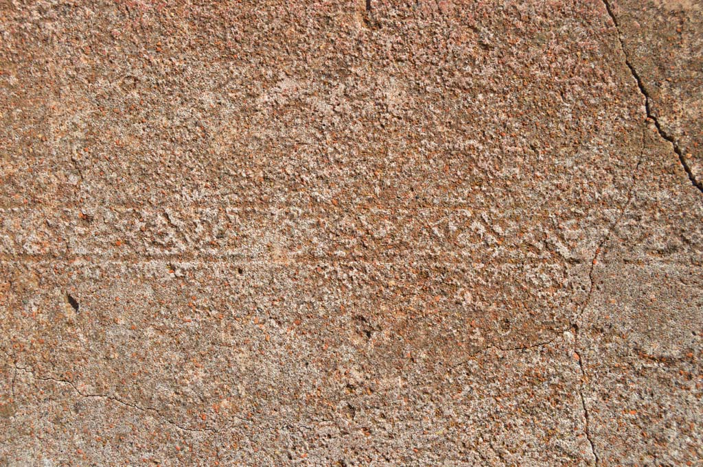 VI.10.2 Pompeii. October 2018. Detail of painted borders/edges on plaster on front facade. 
Foto Taylor Lauritsen, ERC Grant 681269 DÉCOR.
