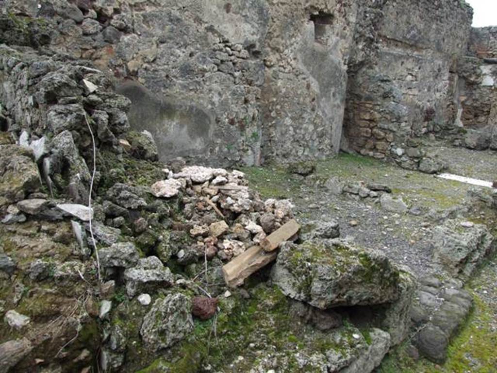 VI.10.7 Pompeii.  March 2009.  Looking north across thick wall to room 20.