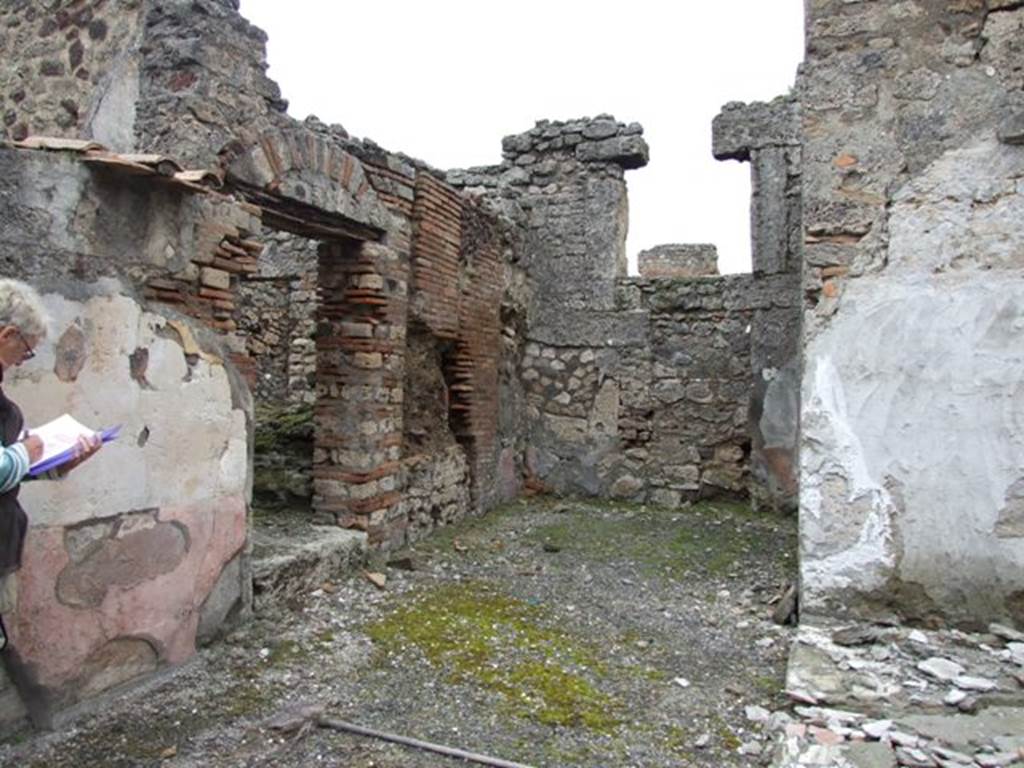 VI.10.11 Pompeii. March 2009. Doorway to room 6, ala on east side of atrium.