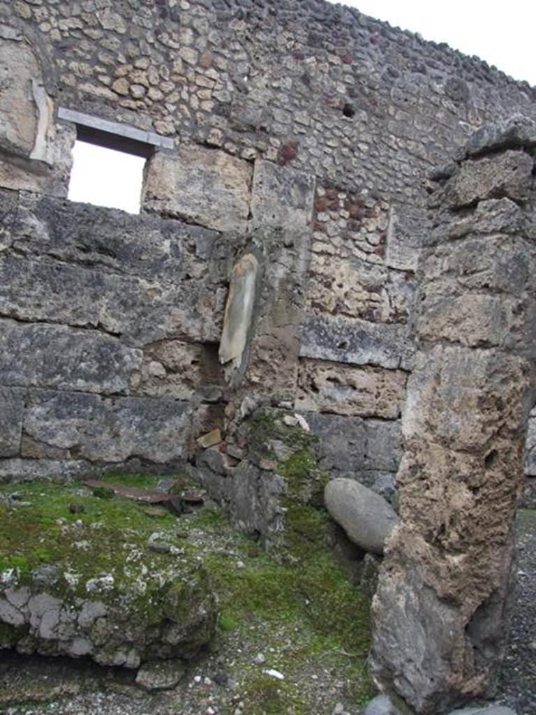 VI.10.11 Pompeii. March 2009. Room 10, remains of north wall of ala on west side of atrium.    

