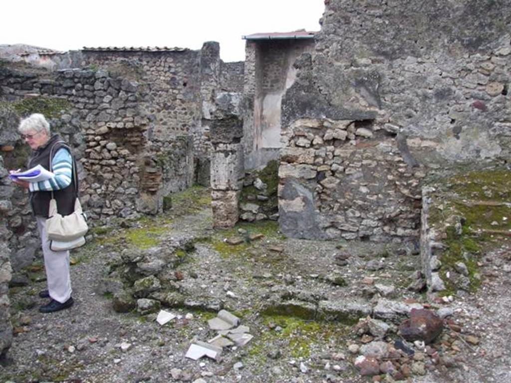 VI.10.11 Pompeii. March 2009. Room 21, looking west towards small room at side of stairs.