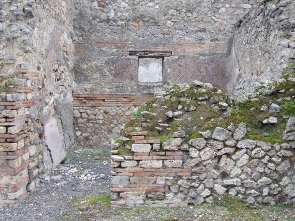 VI.10.14 Pompeii. March 2009. Room 4, cubiculum on east side of atrium.