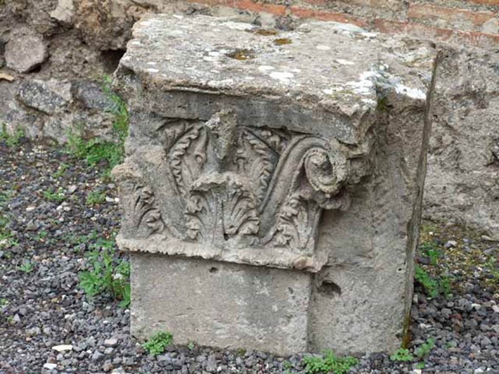 VI.10.15 Pompeii. May 2010. Tufa capital. Side view.