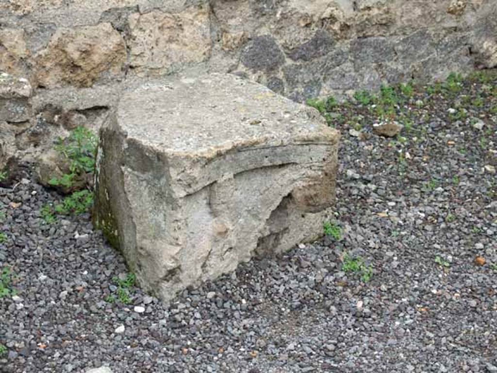 VI.10.15 Pompeii. May 2010. Second tufa capital.