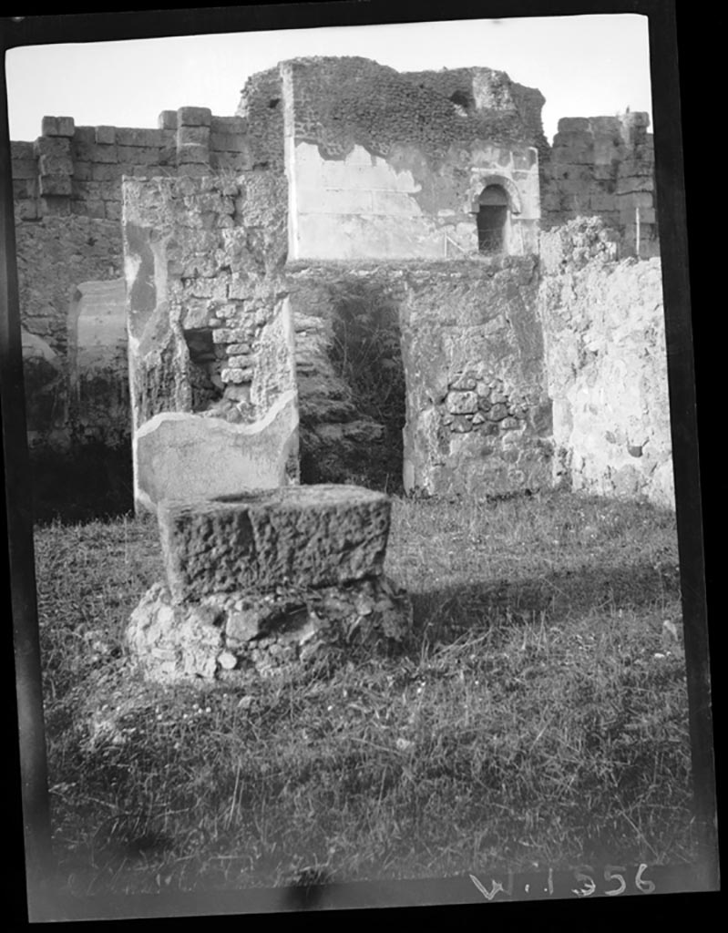 VI.11.19 Pompeii. W.1556. 
Looking north-east across atrium (2) towards stairs to upper floor and doorway into room 4 with exit to VI.11.20.
Tower X can be seen in the background.
Photo by Tatiana Warscher. Photo © Deutsches Archäologisches Institut, Abteilung Rom, Arkiv. 
