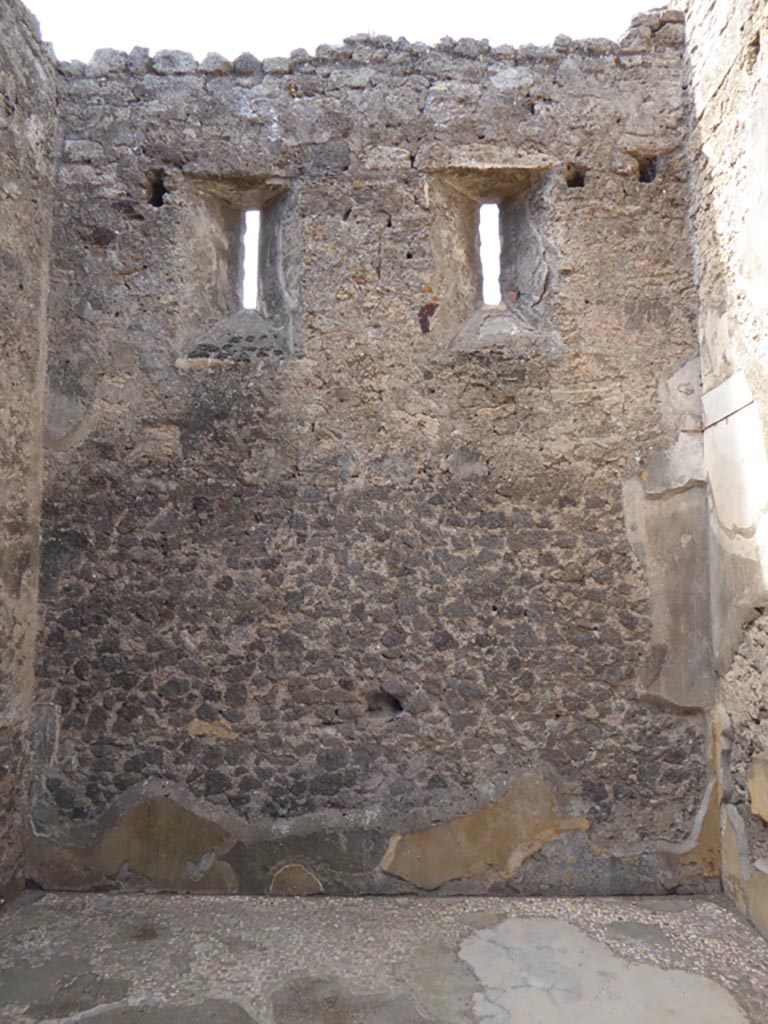 VI.12.2 Pompeii. September 2015. Room 31, looking towards west wall.
Foto Annette Haug, ERC Grant 681269 DÉCOR.
