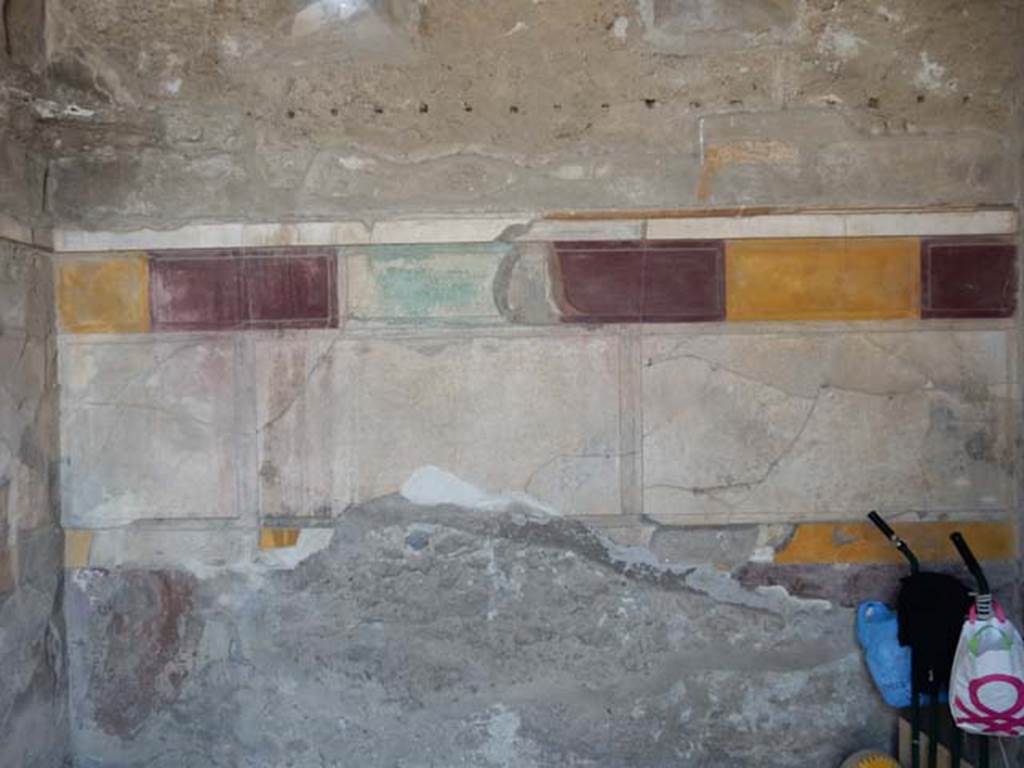 VI.12.2 Pompeii. May 2015. West wall of third room on west side of atrium.
Photo courtesy of Buzz Ferebee.
