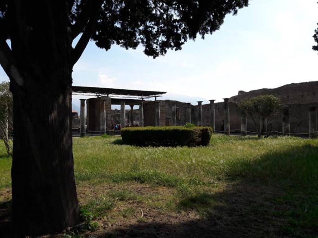 VI.12.2 Pompeii. April 2017. Looking south-west towards south portico from second (rear) peristyle.  
Photo courtesy of Dr Paul J. Turner.
