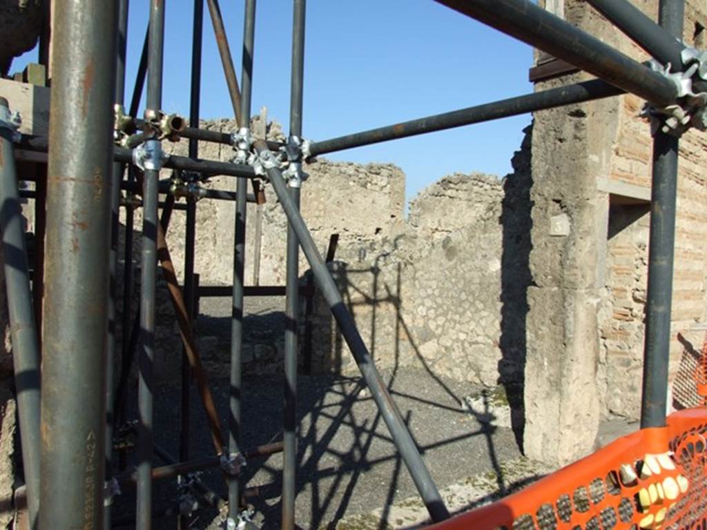 VI.13.3 Pompeii. December 2007. Entrance doorway to shop (on left), and doorway to VI.13.4.