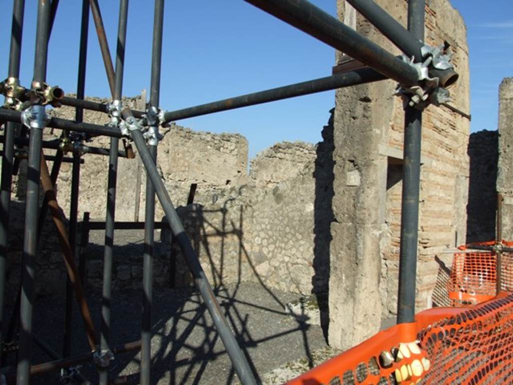 VI.13.3 Pompeii. December 2007. Looking towards east wall.