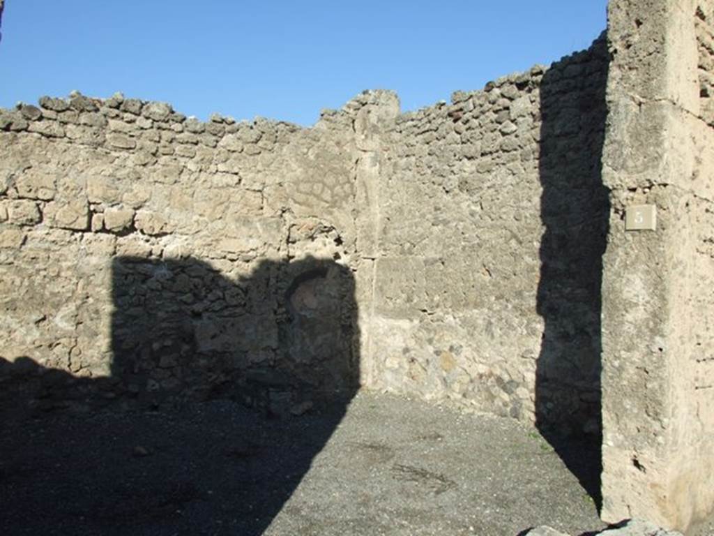 VI.13.5 Pompeii. December 2007. North and east walls of shop.