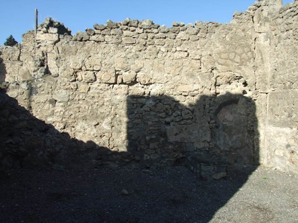 VI.13.5 Pompeii. December 2007. North wall of shop.