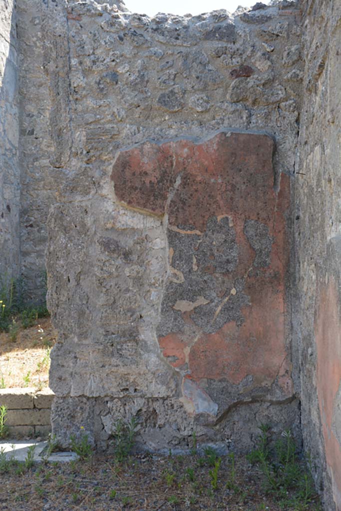 VI.13.6 Pompeii. July 2017. Looking towards east wall of atrium in south-east corner.
Foto Annette Haug, ERC Grant 681269 DÉCOR.

