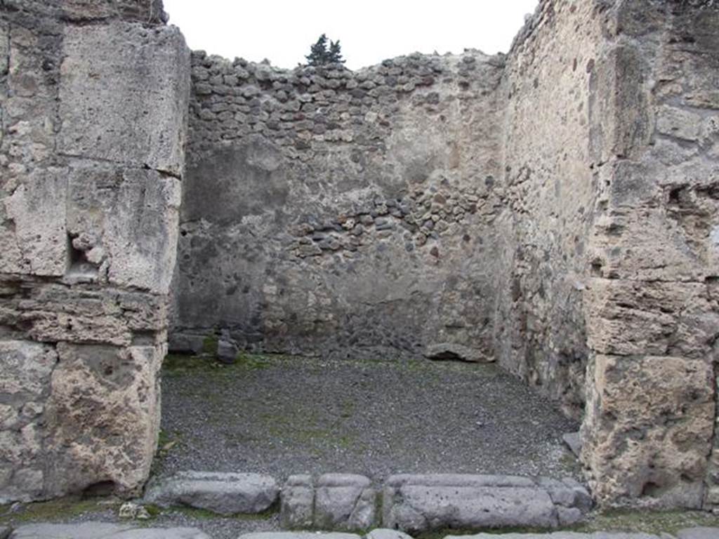 VI.13.15 Pompeii. December 2007. Entrance doorway, looking west.