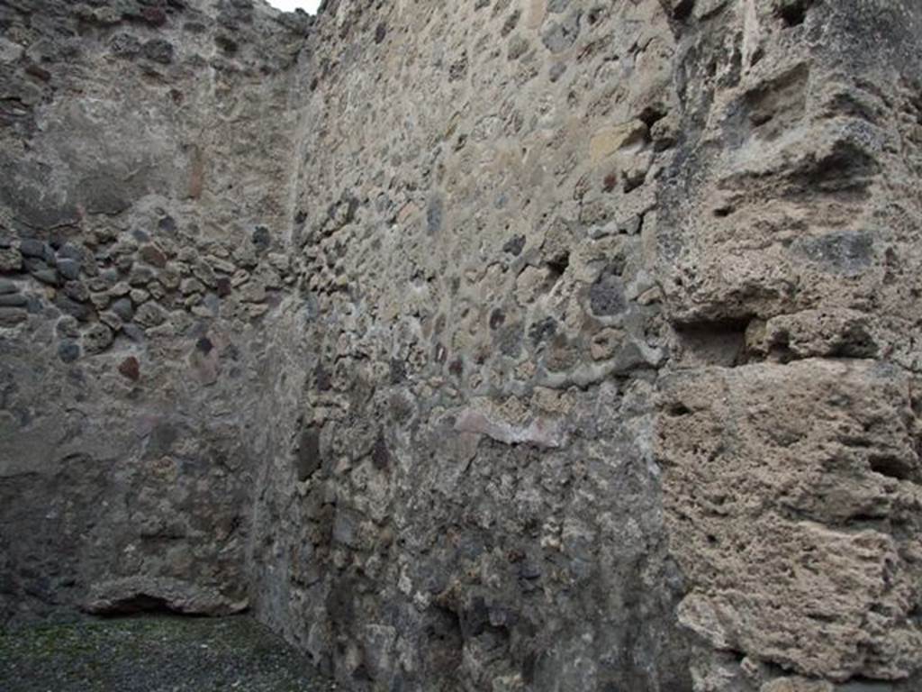 VI.13.15 Pompeii. December 2007. North wall.